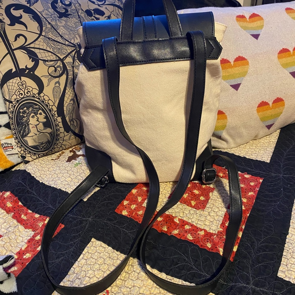 Backpack - Picture 6 of 10